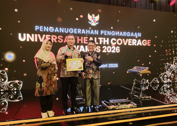 Pemkab Kepahiang Terima UHC Awards Kategori Pratama dari BPJS Kesehatan