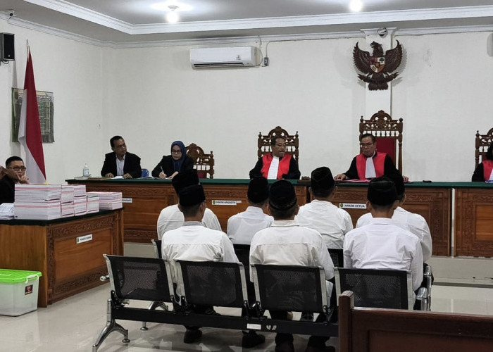 7 Terdakwa Kasus Pasar Inpres Kaur Sidang Perdana, Modus Korupsinya Begini