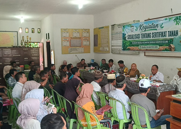 Ratusan Warga Sukaraja Serbu Kantor Lurah, Antusias Daftar Program Sertifikat Tanah Gratis 