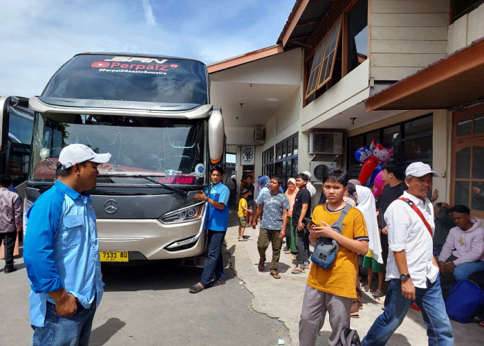 Puncak Arus Balik, Pool Bus dan Bandara Ramai Penumpang 