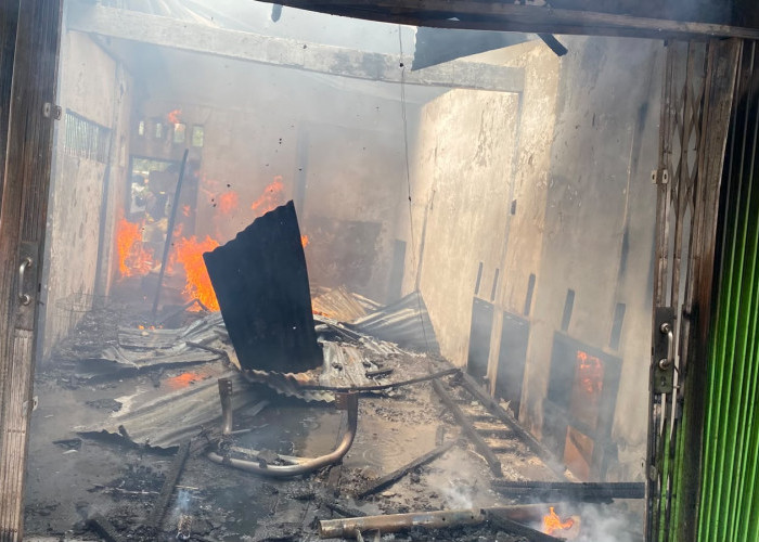 Rumah Pangkalan Gas di Rejang Lebong Terbakar