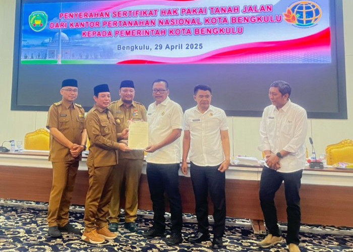 Pemerintah Kota Bengkulu Terima 457 Sertifikat Hak Pakai Tanah Jalan dari Kantor Pertanahan Nasional