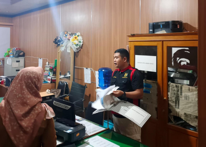 Kejari Bengkulu Utara Geledah Sekretariat DPRD