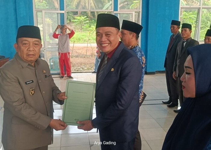 Mutasi 61 Pejabat Seluma Diwarnai Tangisan, Pejabat yang Dulu Non Job Kini Dipromosikan