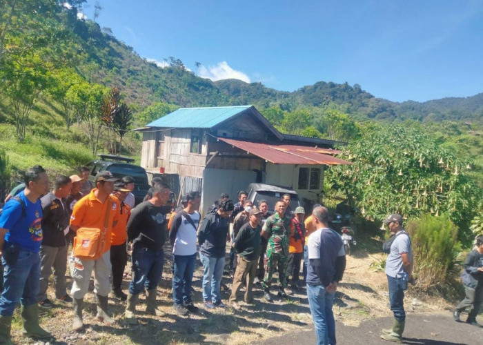 Mayat Ditemukan di Bukit Hitam, Polisi 4 Jam Jalan Kaki Cek TKP