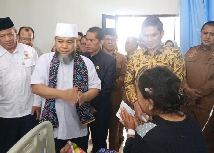 Datangi RSUD Rejang Lebong, Gubernur Ingin Program Jenguk Orang Sakit Jadi Tradisi Baru Pemprov Bengkulu