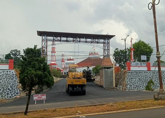 Persiapan MTQ Tingkat Provinsi Bengkulu ke-37, Panggung Mulai Dipasang dan Jalan Baru Masjid Agung di Hotmix