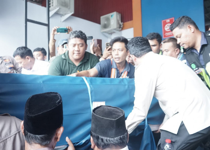 Disambut Isak Tangis, Jenazah Almarhum Anggi Saputra Pranata Tiba di Bengkulu