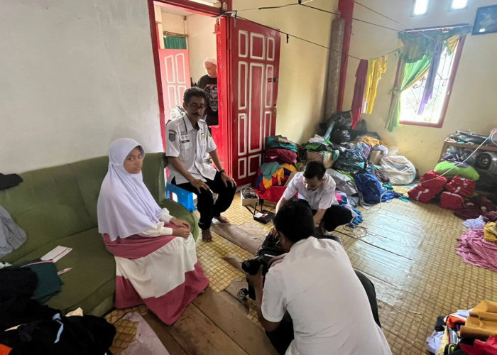 Dinas Dukcapil Kota Bengkulu Jemput Bola Berikan Pelayanan ke Warga Berkebutuhan Khusus