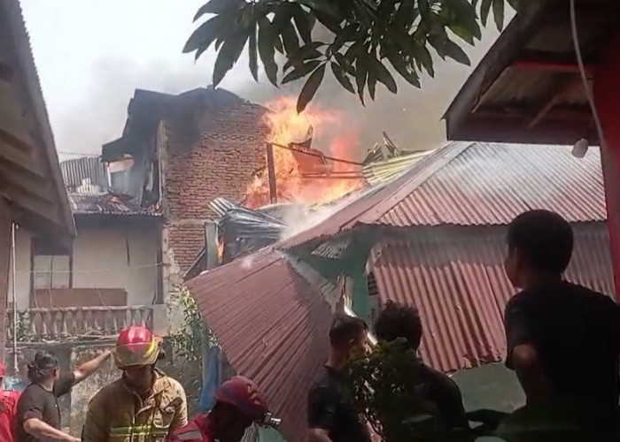 Kebakaran di Pengantungan Kota Bengkulu Hanguskan 21 Unit Rumah