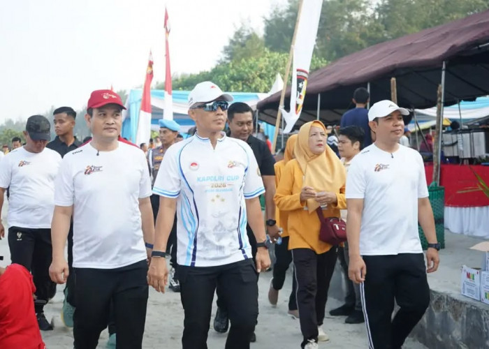 Kapolda Bengkulu Ramaikan Jalan Sehat di Pantai Panjang, Sambut Hari Bhayangkara Ke-80