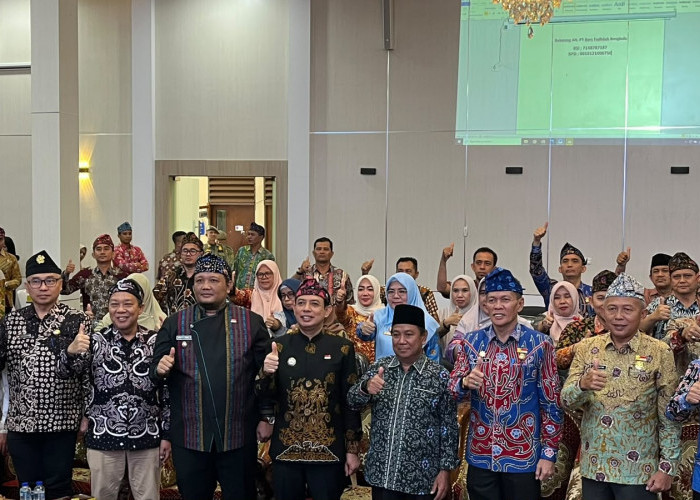 Walikota Bengkulu Dedy Wahyudi Ajak Jajaran Berkolaborasi dalam Program Wakaf Uang di BPRS Fadhilah