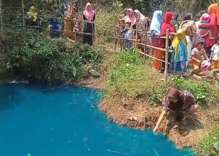 Berwarna Biru, Air Curug Keramat di Bengkulu Tengah Ramai Dikunjungi Warga