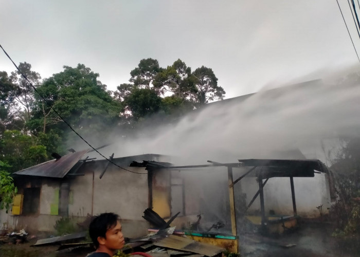 Kebakaran Hanguskan Rumah Janda di Bengkulu Utara, Api Diduga dari Sepeda Motor 