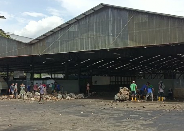 Pabrik Karet Tutup, 201 Karyawan PHK
