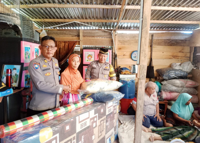 Jum'at Berkah, Polsek Selebar Bantu Anak Yatim Piatu 