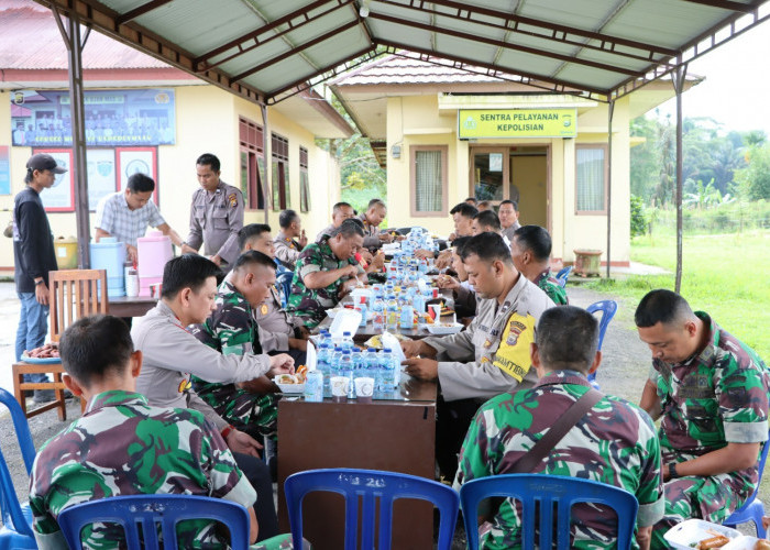 Jaga Kekompakan dan Sinergitas, TNI-Polri Makan Siang Bersama