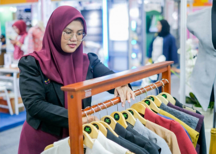 LinkUMKM BRI Dorong Pengusaha Perempuan Naik Kelas, JJC Rumah Jahit Sukses Kembangkan Fesyen Wastra Eksklusif