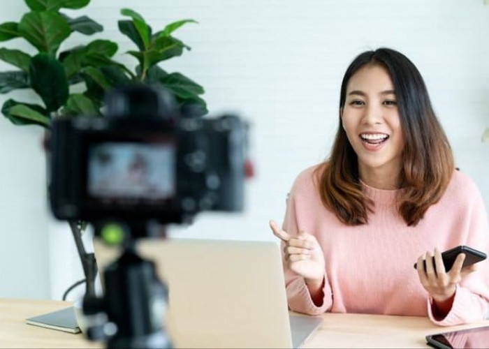 Sering Kelihatan Kaku di Depan Kamera? Coba 5 Trik Ini