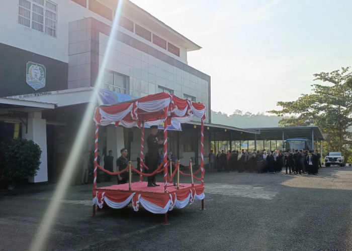 Wakil Bupati Abdul Hamid Pimpin Upacara Hari Keluarga Nasional Ke-33 Di Kaur