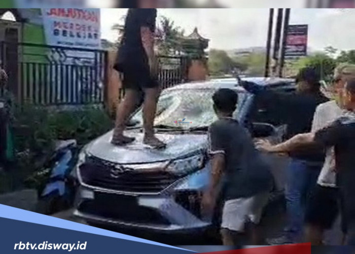 Heboh, Mobil Daihatsu Sigra Diamuk Warga, Apa Pemicu Sebenarnya?