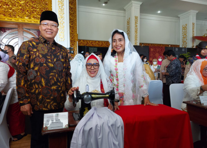 Kenang Perjuangan Ibu Fatmawati, 17 Istri Gubernur Menjahit Bendera di Bengkulu
