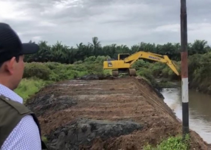 Upaya Cegah Banjir, Pemkot Lanjutkan Pengerukan Tiga Aliran Sungai 