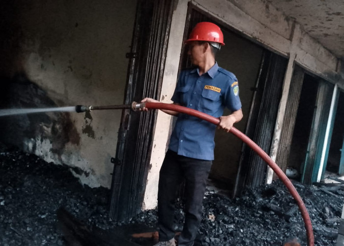 Dini Hari, Rest Area Liku Sembilan Bengkulu Tengah Terbakar