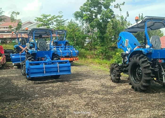 Petani di Seluma Sumringah Dapat 11 Unit Traktor dan 4 Unit Rotavator dari Kementan RI
