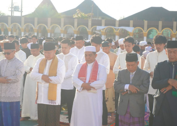 Semarak Hari Raya Idul Fitri, Gubernur Ajak Umat Muslim Menjaga Hati dan Ketaqwaan 