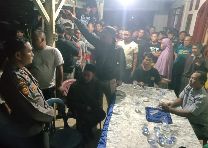 Heboh! Rumah Kades Talang Prapat di Kabupaten Seluma Dikepung Ratusan Massa
