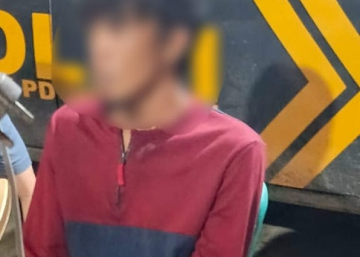 Pelaku Pembacokan Ayah Tiri Menyerahkan Diri ke Polsek Padang Guci Hulu