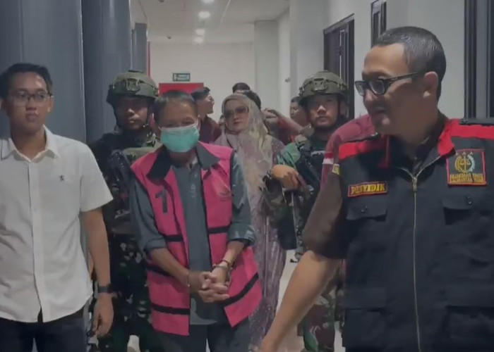 Kejati Kaltim Tahan Mantan Kadis Pertambangan dan Energi Kutai Sebagai Tersangka Dugaan Korupsi Rp 500 Miliar