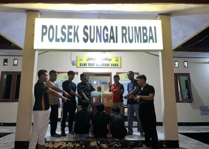 Kejadian di Mukomuko, Mobil Kecelakaan Bukannya Dibantu malah Barangnya Dicuri