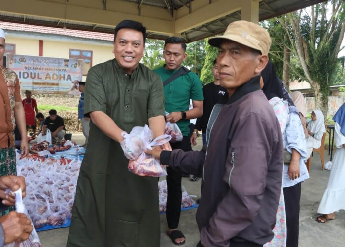 Tunaikan Perintah Agama, Polres Kepahiang Salurkan Daging Kurban Kepada Masyarakat dan Anak Yatim
