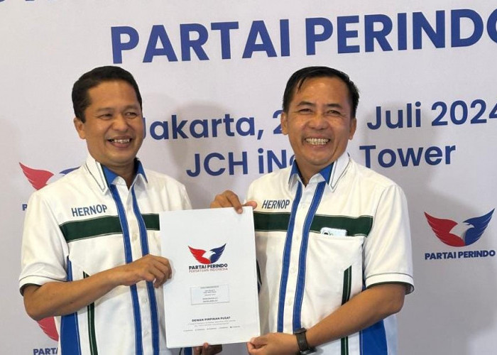 Pasangan HerNop Terima Surat Rekomendasi DPP Perindo untuk Maju Pilkada Kaur 2024