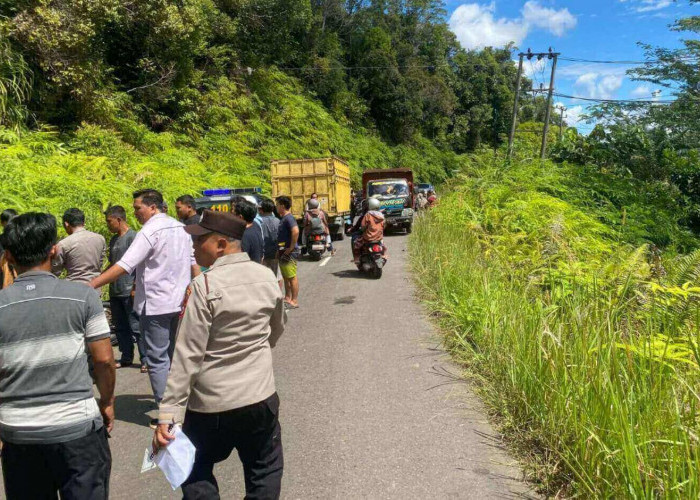 Adu Banteng Motor vs Truk di Bukit Resam, 1 Orang Tewas Gara-gara Lubang
