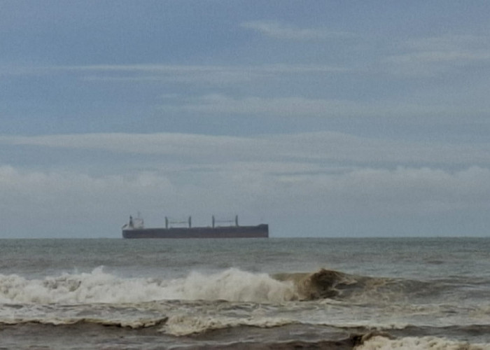 Aktivitas 2 Kapal Diduga Kapal Batubara Cemari Laut Bengkulu