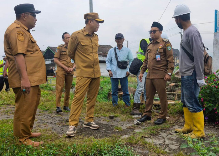 Peringatan Tajam Bupati Kepahiang H. Zurdi Nata ke Kontaktor Saat Cek Pengerjaan Proyek 