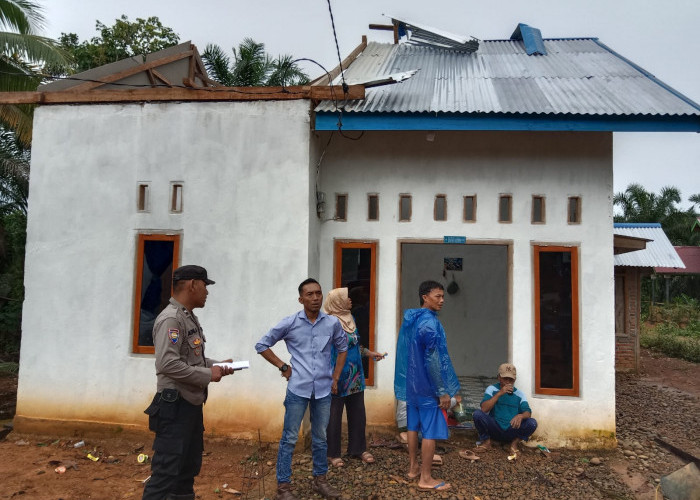 5 Rumah di Giri Mulya Rusak Diterjang Puting Beliung
