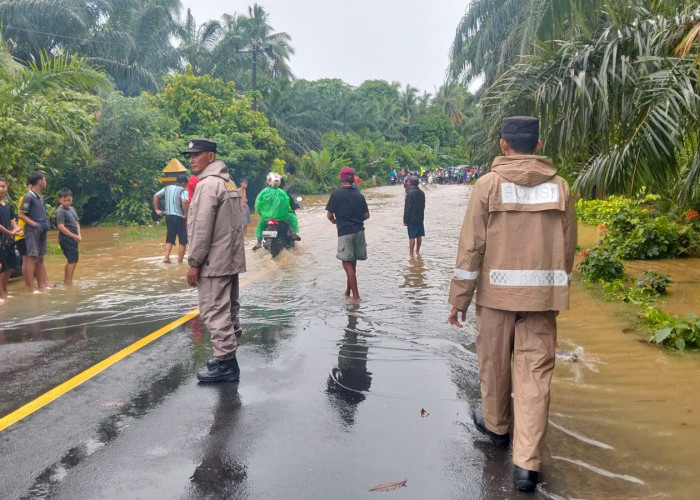 Waspada, Sungai Sindur Meluap Jalinbar di Seluma Terendam Banjir