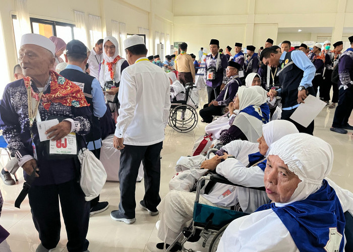 423 CJH Kloter Pertama Tiba di Asrama Haji Bengkulu, Baru Diberangkatkan ke BIM Padang Minggu Pagi  