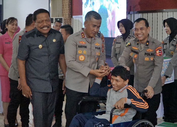 Bakti Kesehatan Polda Bengkulu dan Bagi Bansos di HUT Bhayangkara ke-79 Dihadiri Ribuan Masyarakat