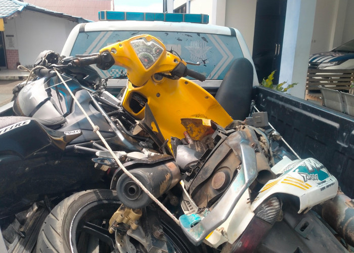 Tabrakan Dua Motor di Simpang Empat Puskesmas Gunung Alam, Satu Pengendara Tewas