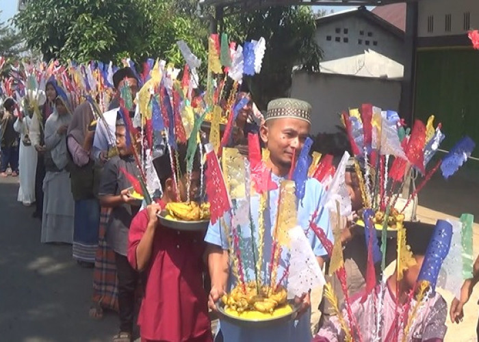 Arak-arakan 70 Nasi Jambar Kuning, Tradisi Masyarakat Peringati Maulid Nabi SAW