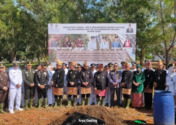 Bupati Seluma Tanam Pohon Gaharu di Puncak HUT Seluma Ke 23 Tahun