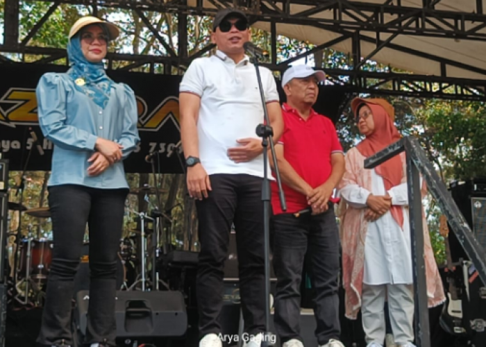 Pesta Rakyat Digelar Bupati di Pantai Pandan Sari Penago I Seluma Membludak