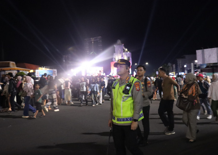 Massa Membludak, Polresta Bengkulu Sukses Amankan Karnaval Batik Internasional