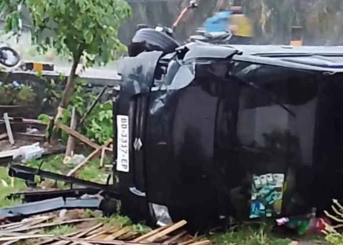 Laka Tewas di Seluma, Mobil APV Tabrak Motor Mio Hingga Terbang dan Jungkir Balik