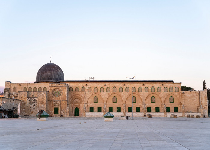 Kalau Ada Rezeki Kunjungi Masjid Al Aqsa, Berikut Keutamaan Masjid Itu 